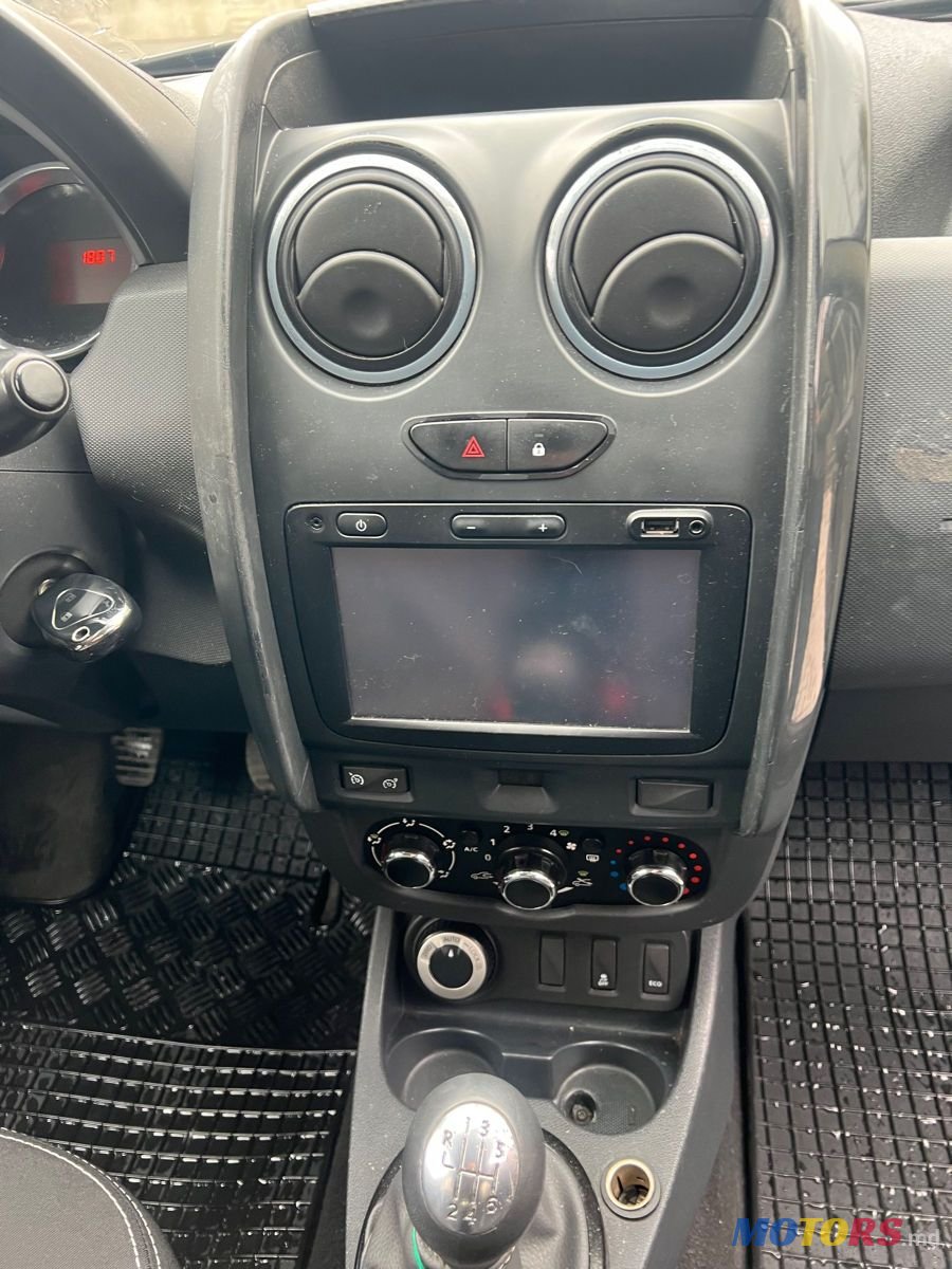 2015' Dacia Duster photo #6