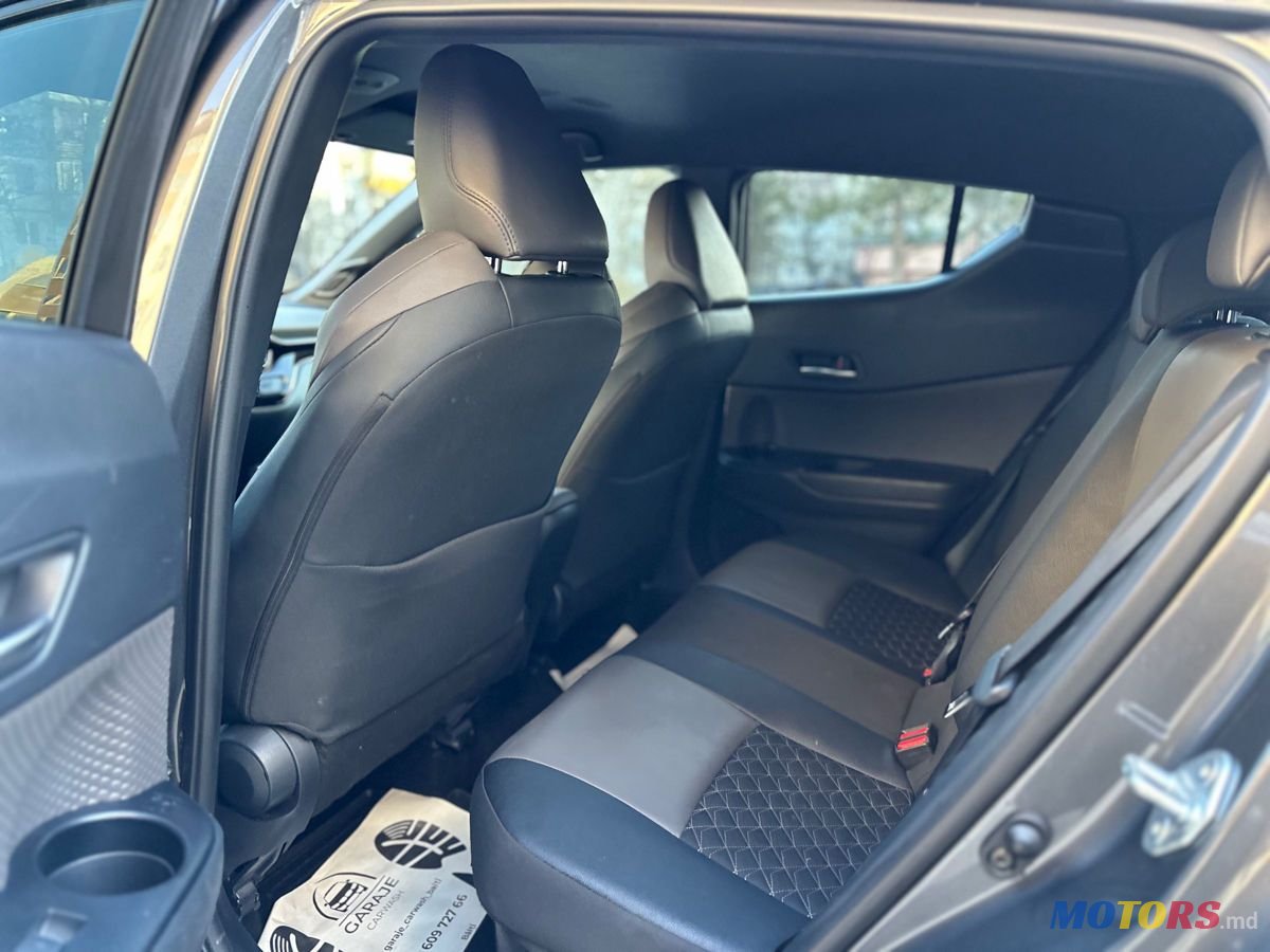 2022' Toyota C-HR photo #6