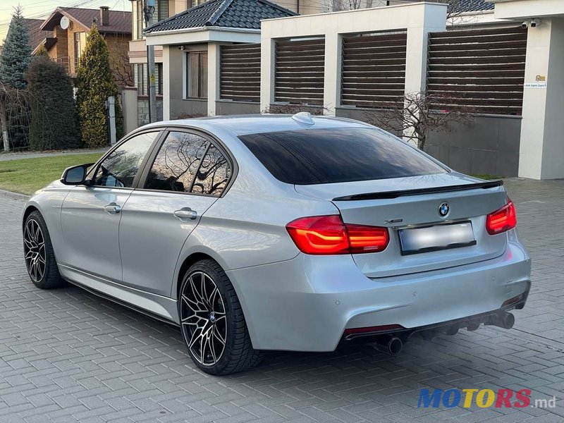 2016' BMW 3 Series photo #3