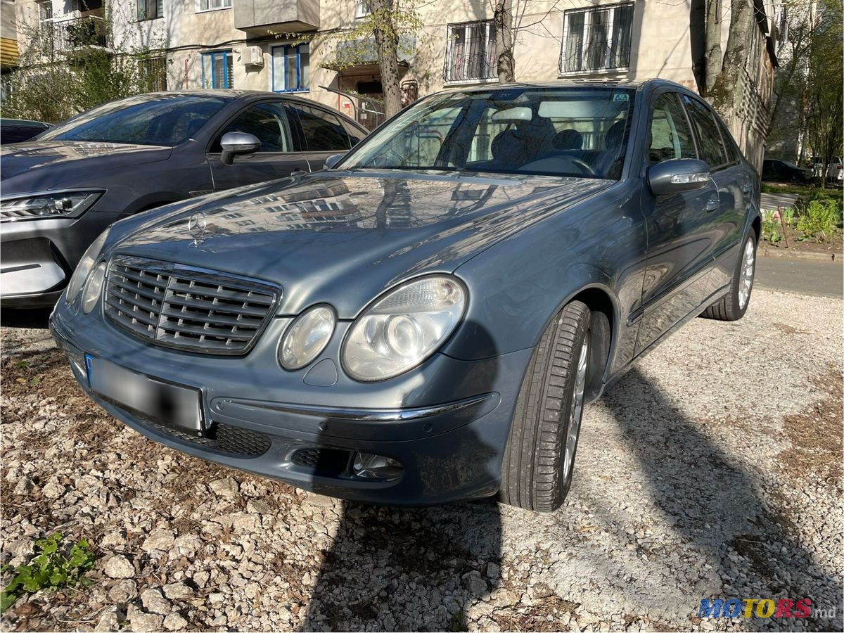 2004' Mercedes-Benz E-Class photo #1
