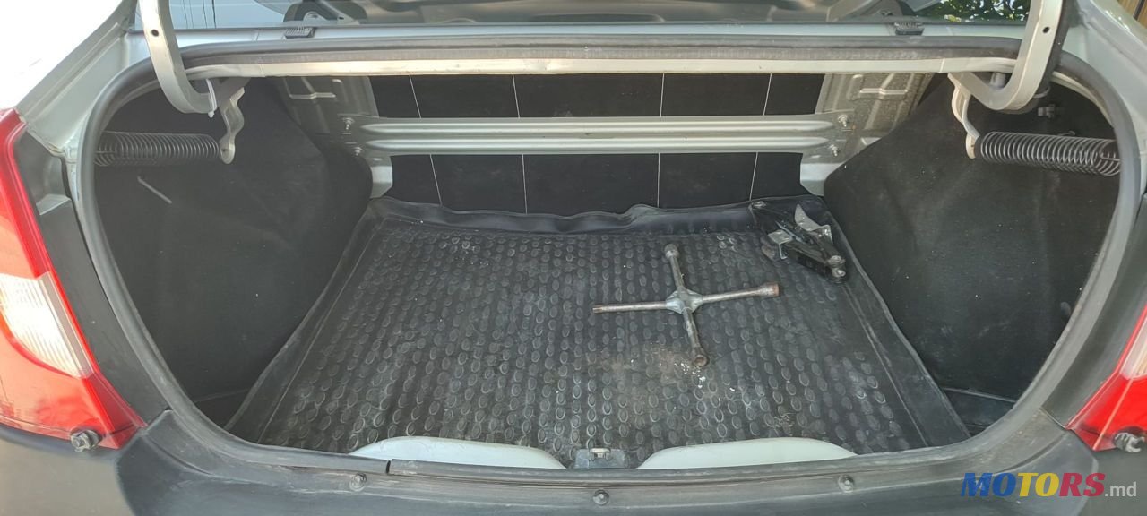 2008' Dacia Logan photo #6