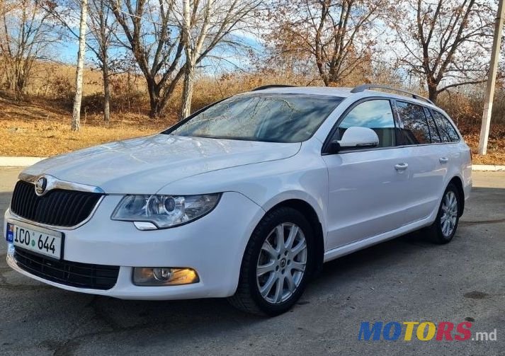 2011' Skoda Superb photo #1