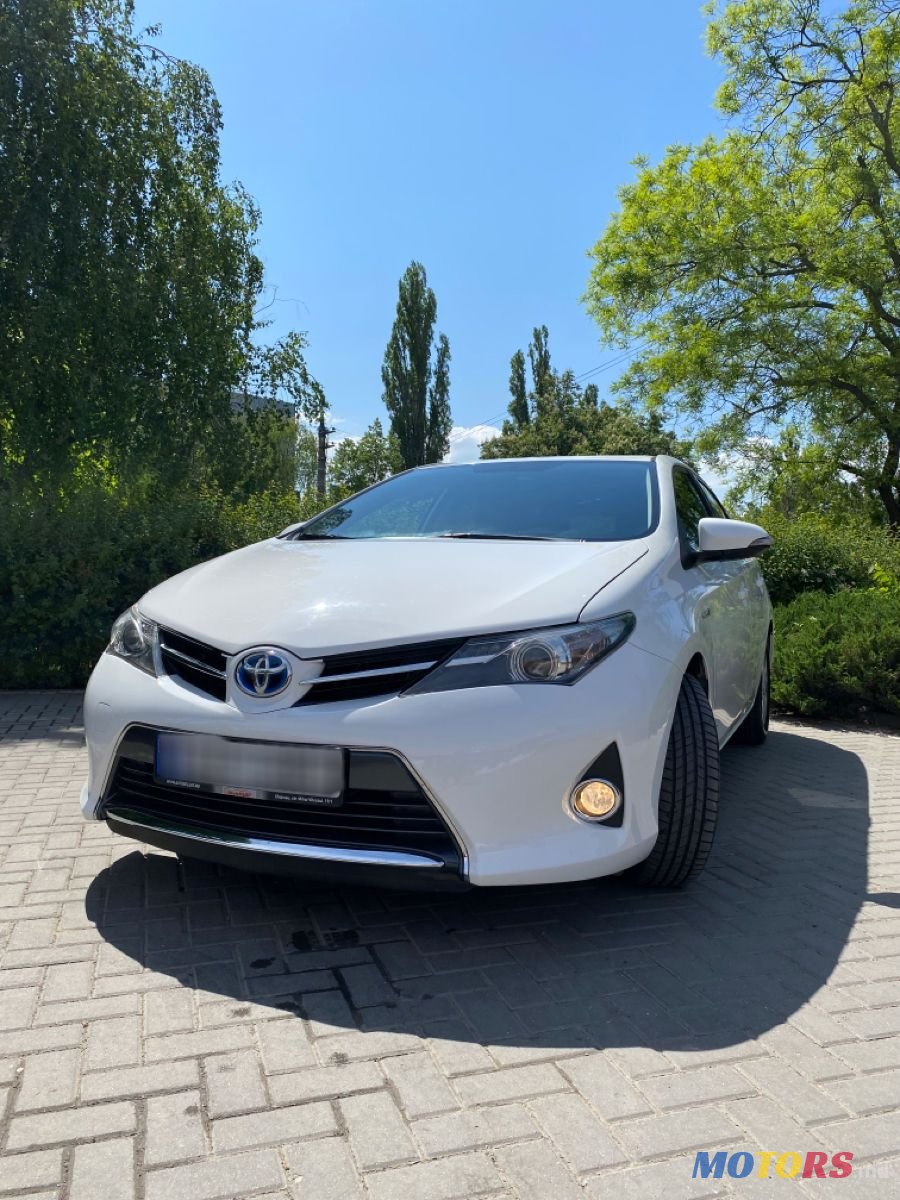 2014' Toyota Auris photo #2