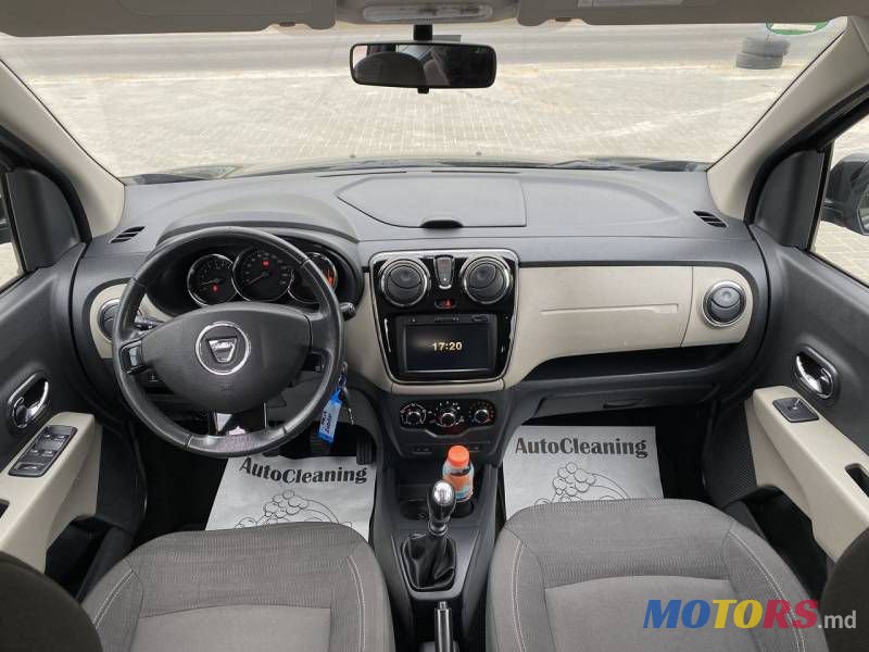 2014' Dacia Lodgy photo #6