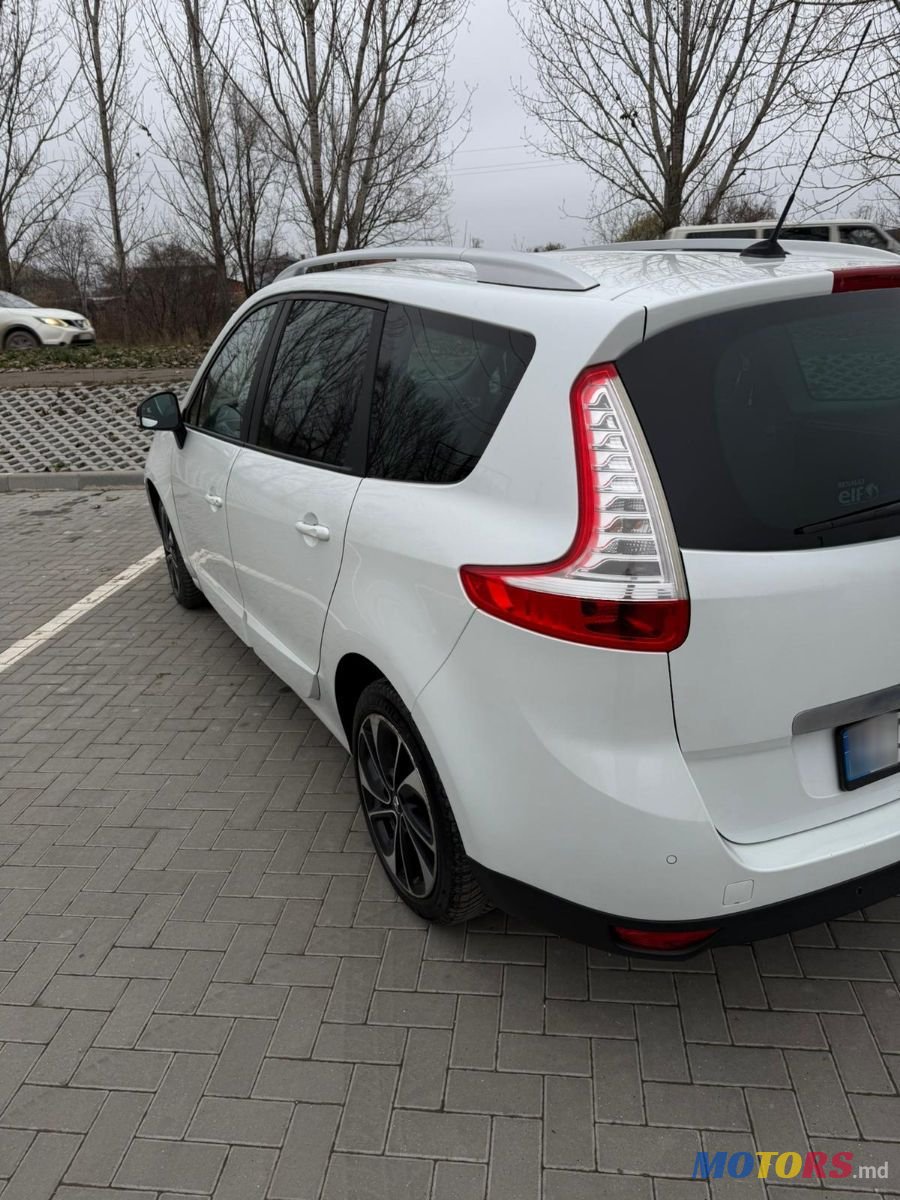 2015' Renault Grand Scenic photo #4