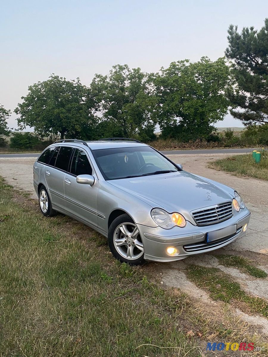 2004' Mercedes-Benz C Класс photo #1