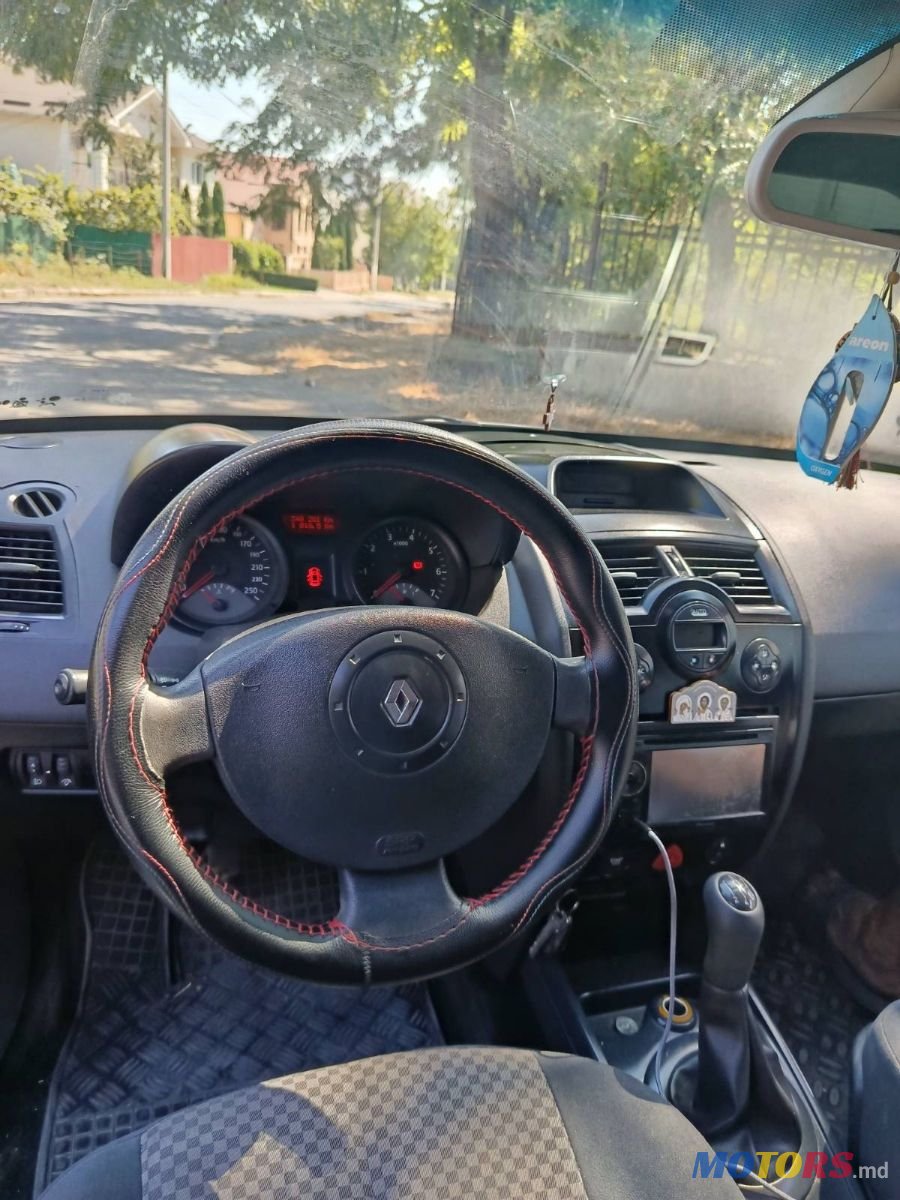 2004' Renault Megane photo #5