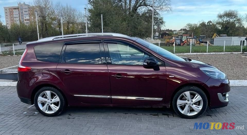 2013' Renault Grand Scenic photo #3