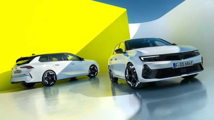 Opel Astra GSe Debuts As Hybrid Hatch And Wagon Hot Duo With 225 HP