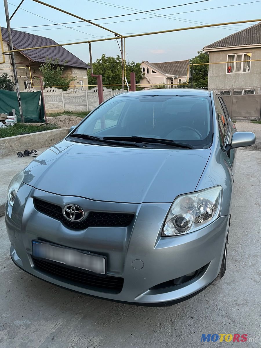 2008' Toyota Auris photo #2