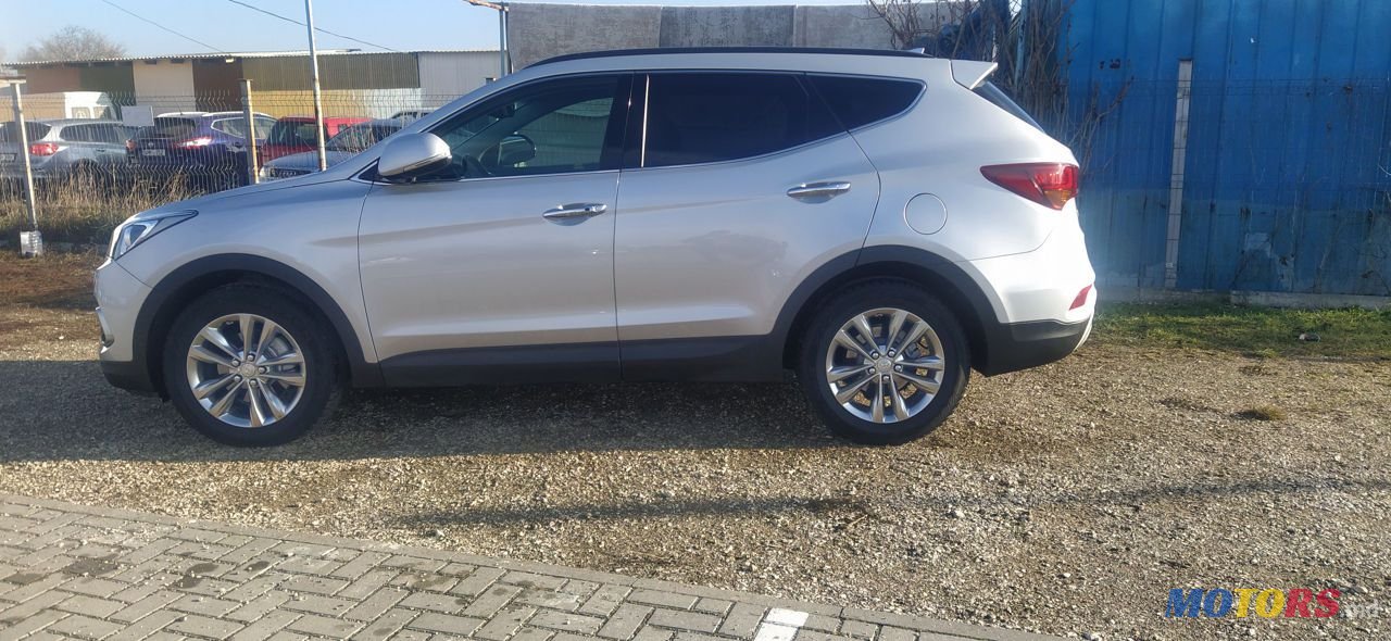 2016' Hyundai Santa Fe photo #5