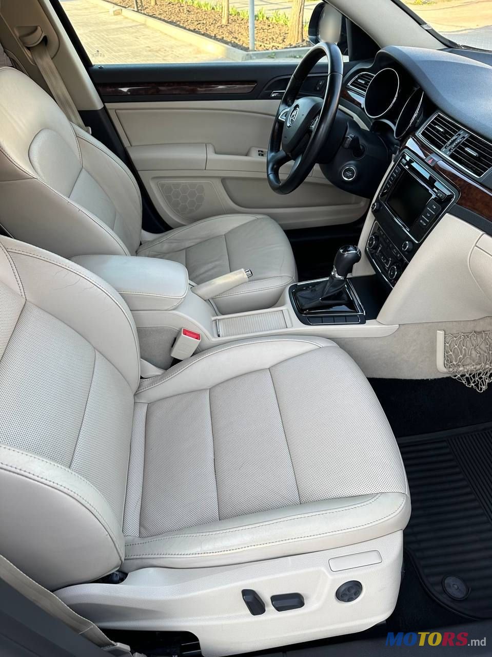 2014' Skoda Superb photo #6