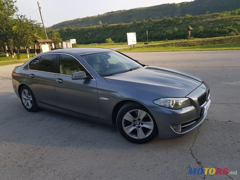 2012' BMW 5 Series photo #2
