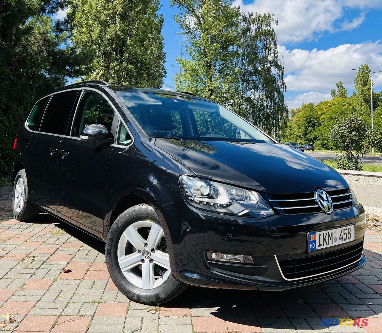 2013' Volkswagen Sharan photo #1
