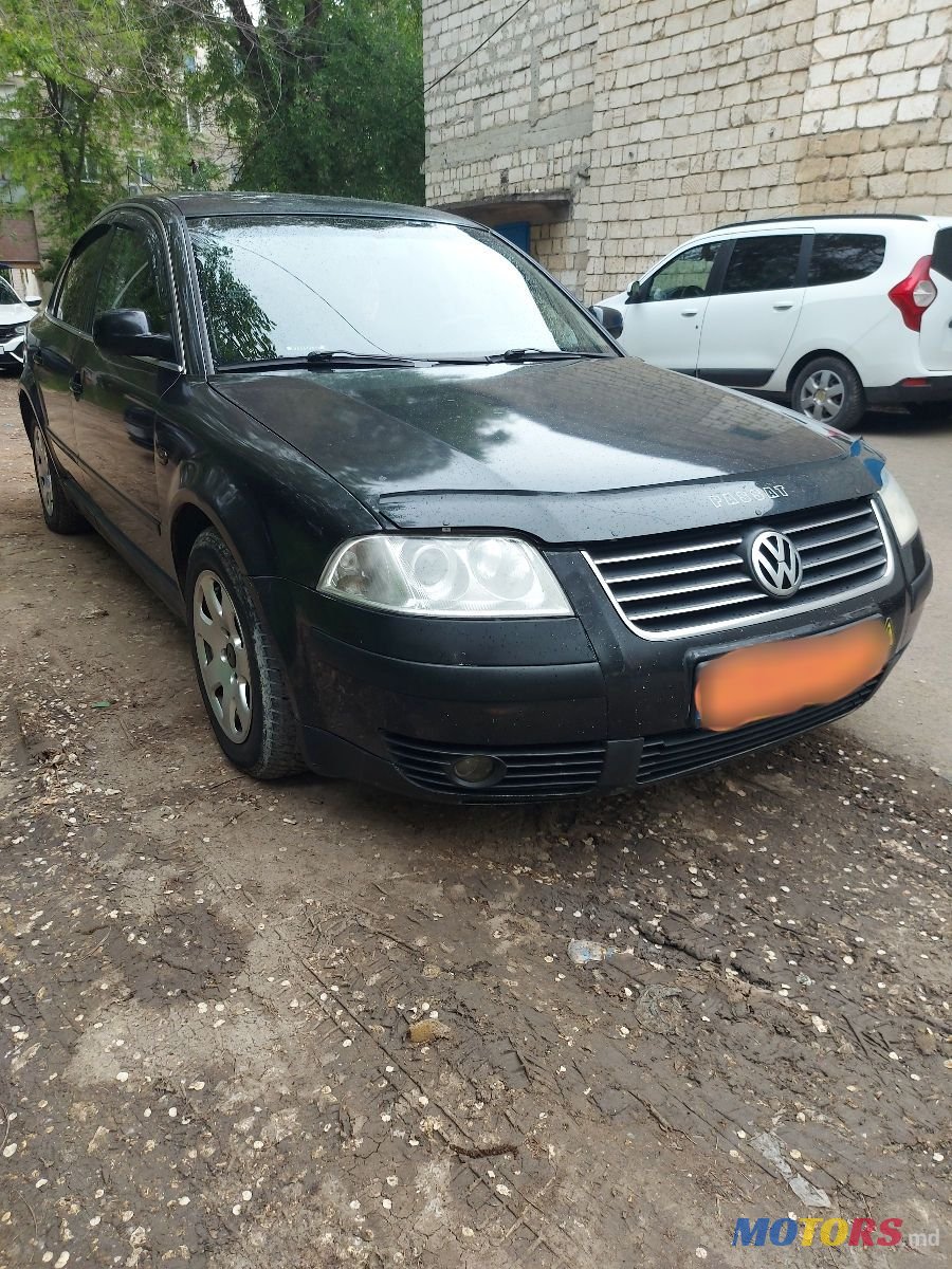 2001' Volkswagen Passat photo #1