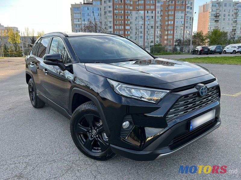 2019' Toyota RAV4 photo #3