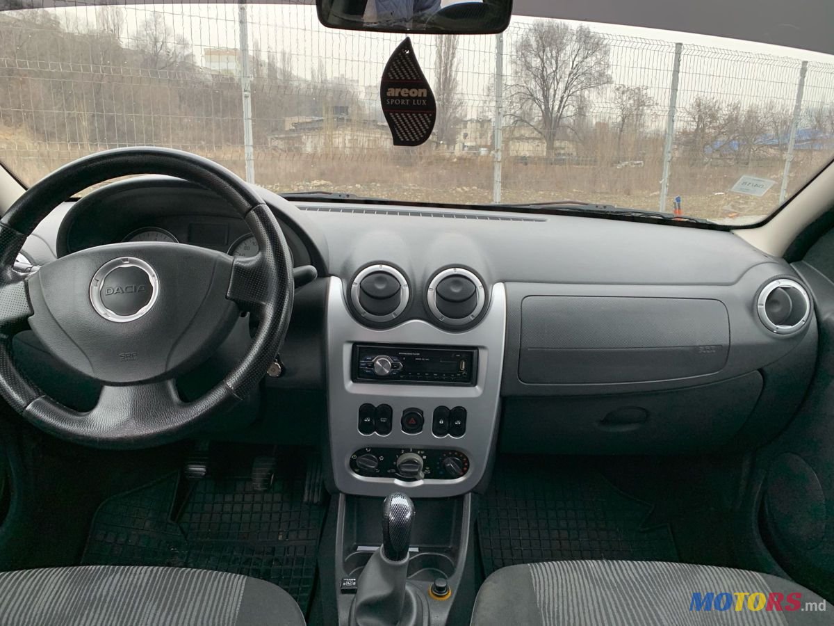 2009' Dacia Logan photo #5
