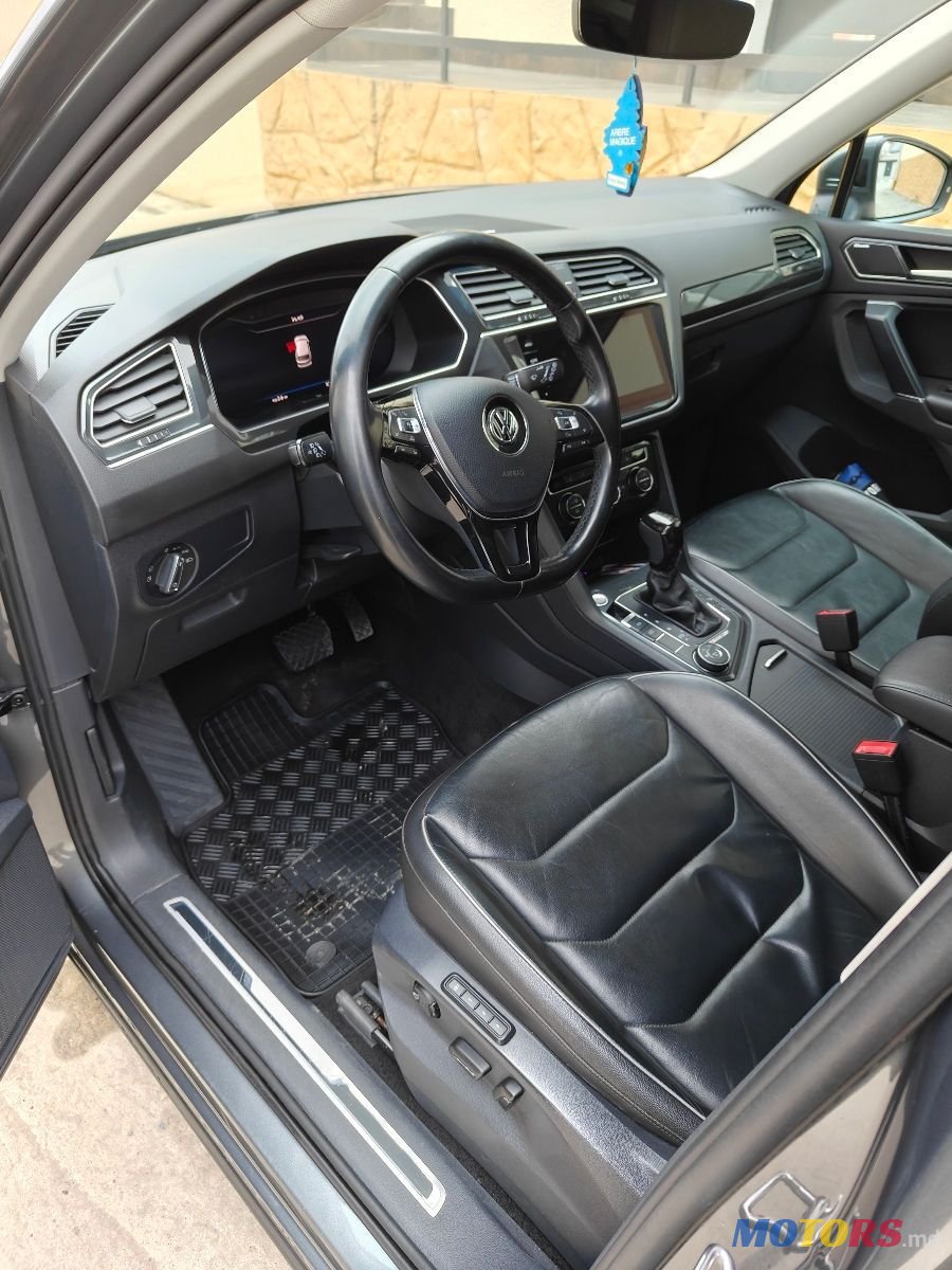 2018' Volkswagen Tiguan photo #3