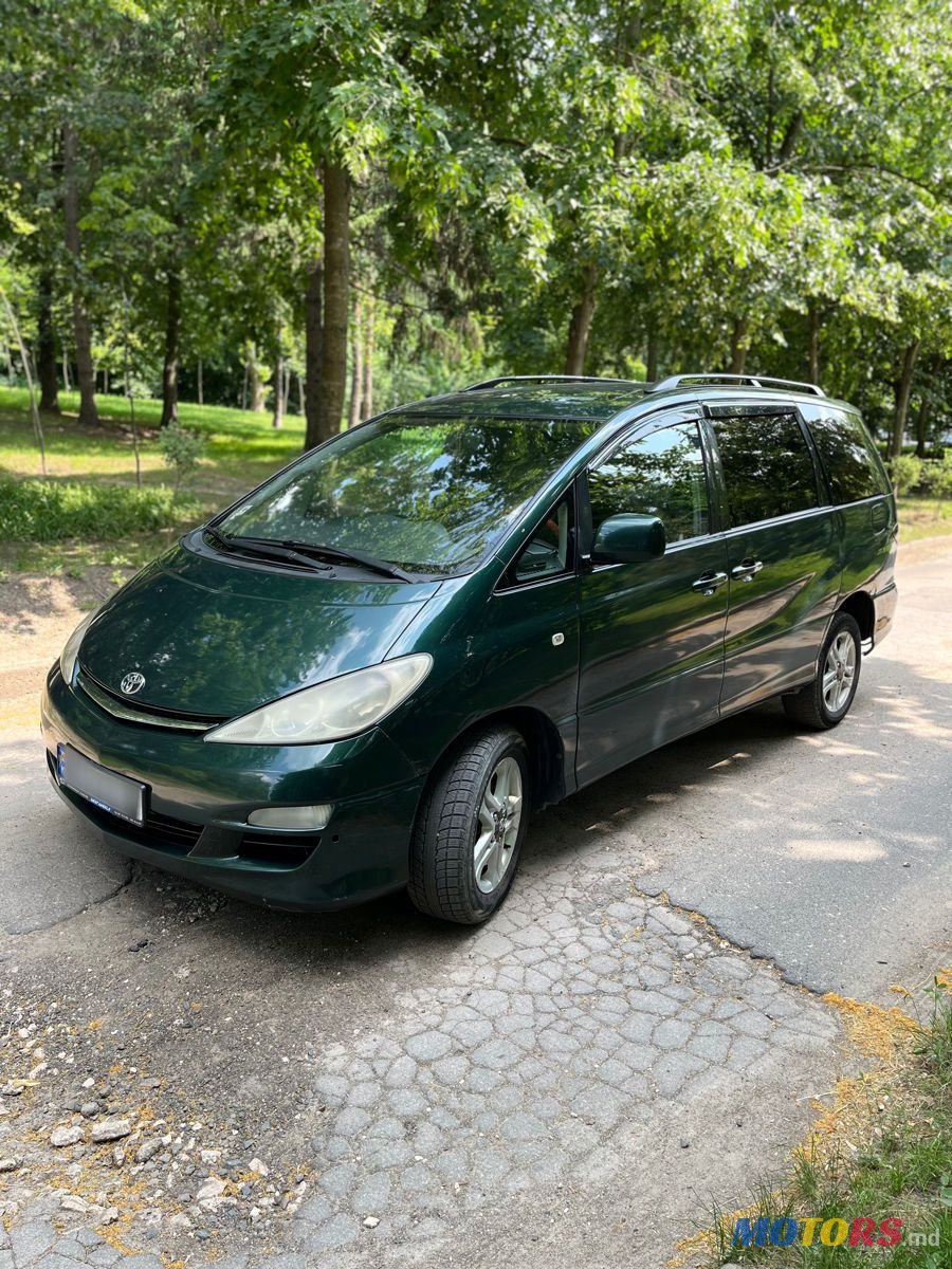 2005' Toyota Previa photo #1