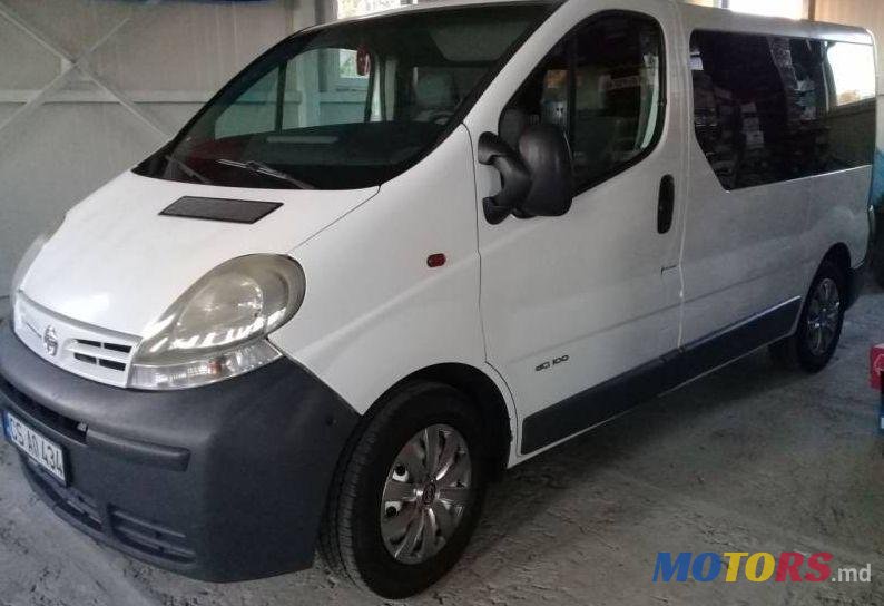 2005' Nissan Primastar photo #1