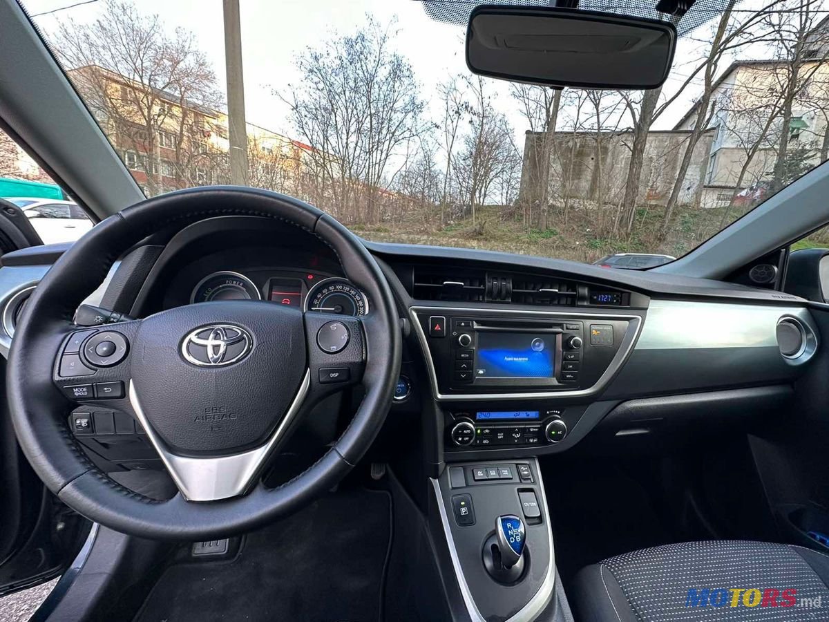 2014' Toyota Auris photo #5