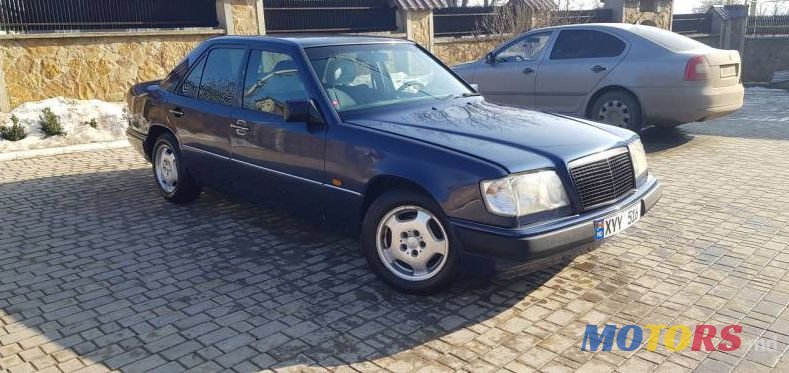 1995' Mercedes-Benz 124 photo #5