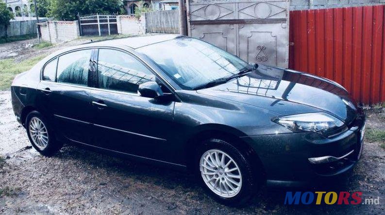 2010' Renault Laguna photo #1