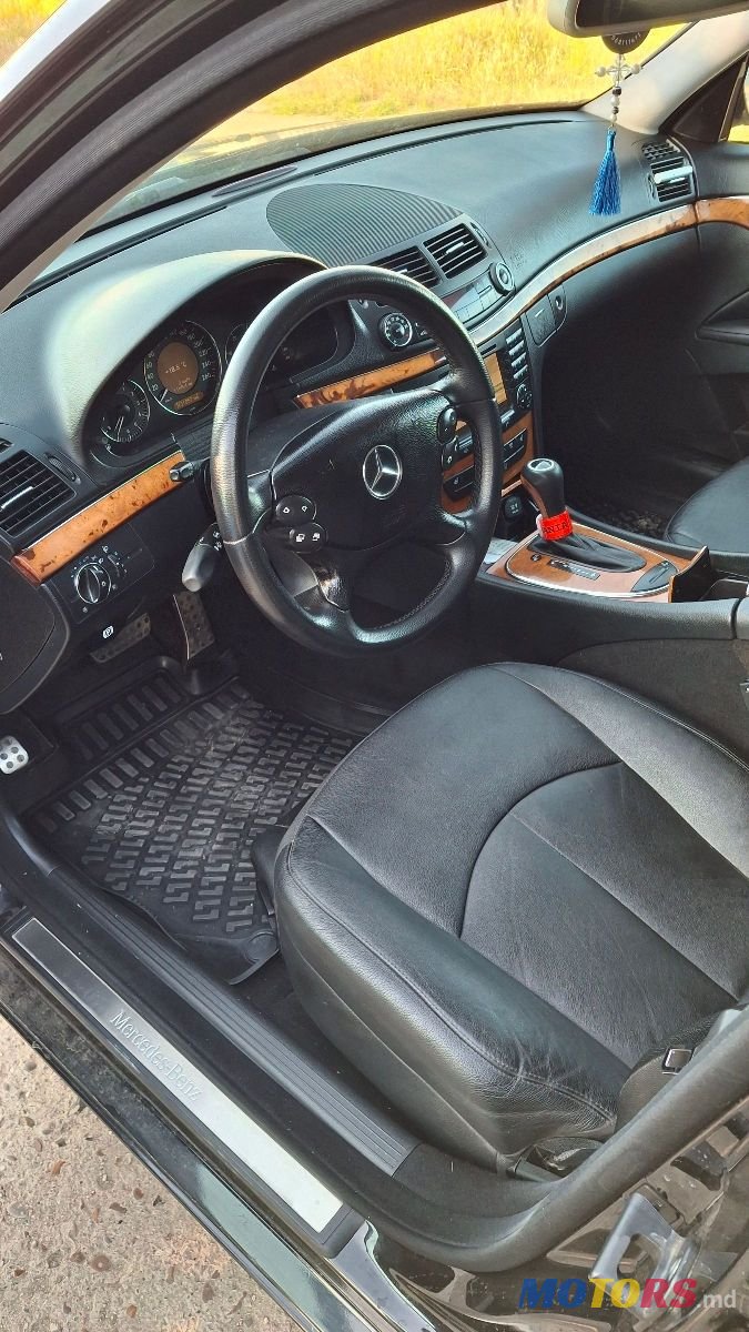 2008' Mercedes-Benz E-Class photo #5