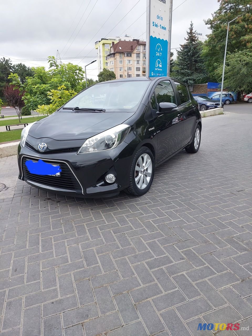 2012' Toyota Yaris photo #5