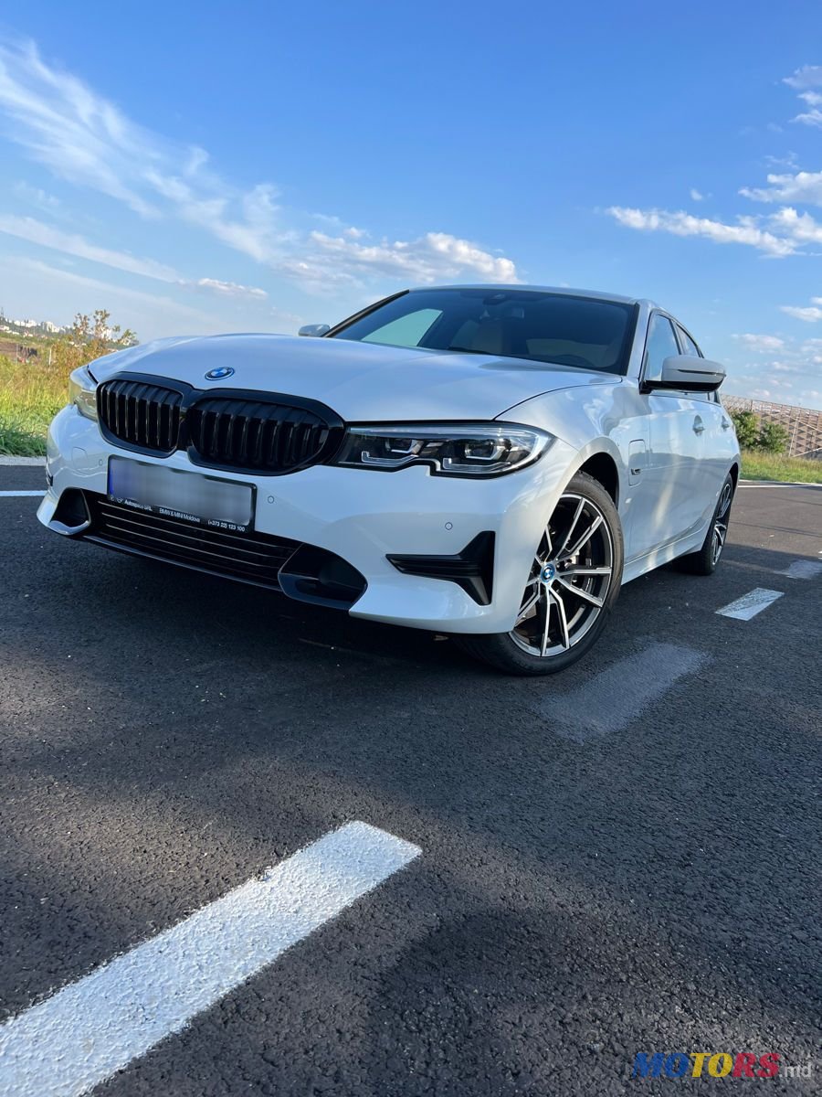 2022' BMW 3 Series photo #3