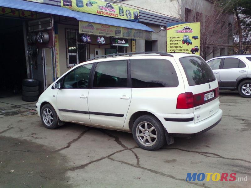 2002' Volkswagen Sharan photo #2