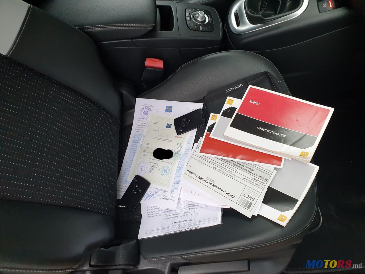 2013' Renault Scenic photo #2