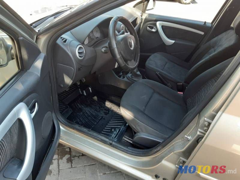 2010' Dacia Logan photo #6