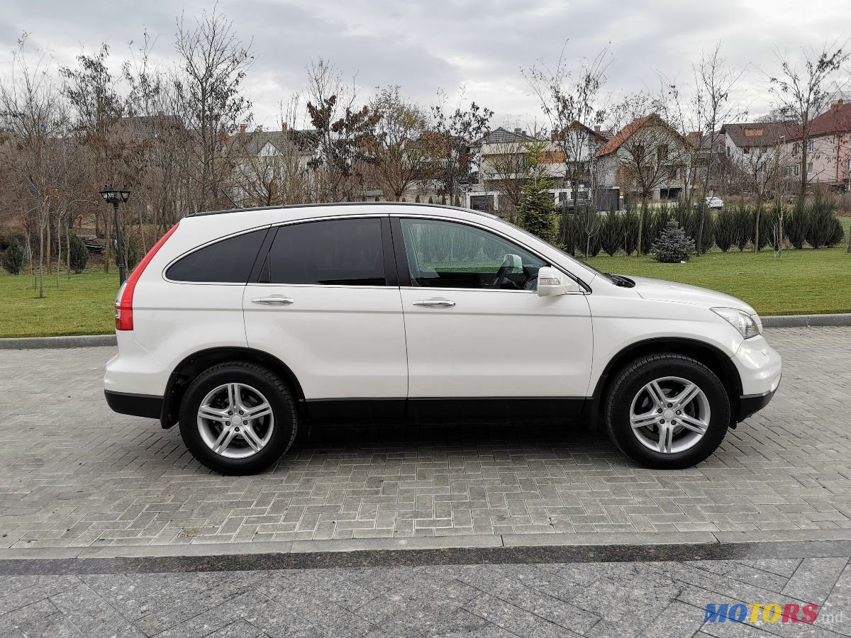 2010' Honda CR-V photo #5