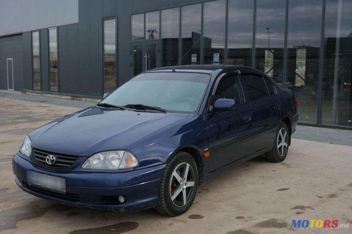 2002' Toyota Avensis photo #1
