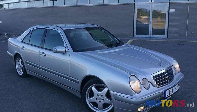 2001' Mercedes-Benz E photo #1