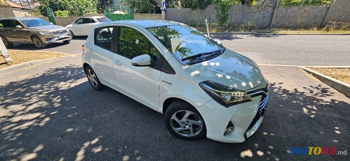 2015' Toyota Yaris photo #2