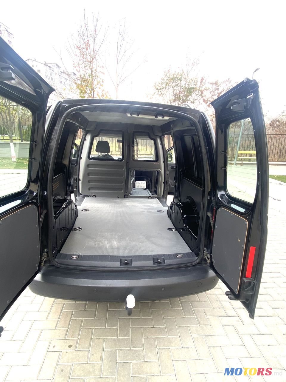 2015' Volkswagen Caddy photo #6