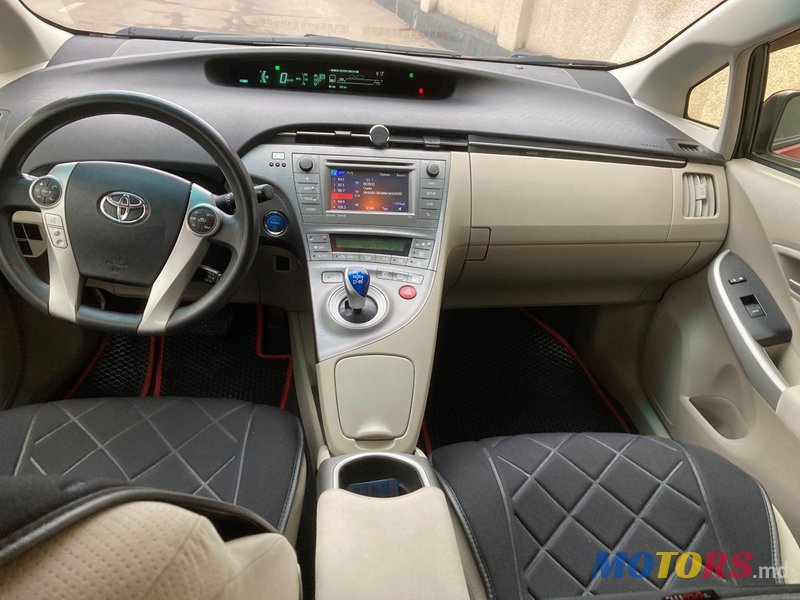 2012' Toyota Prius photo #1