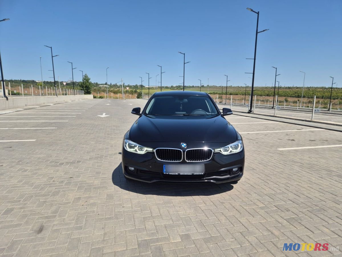 2017' BMW 3 Series Touring photo #3