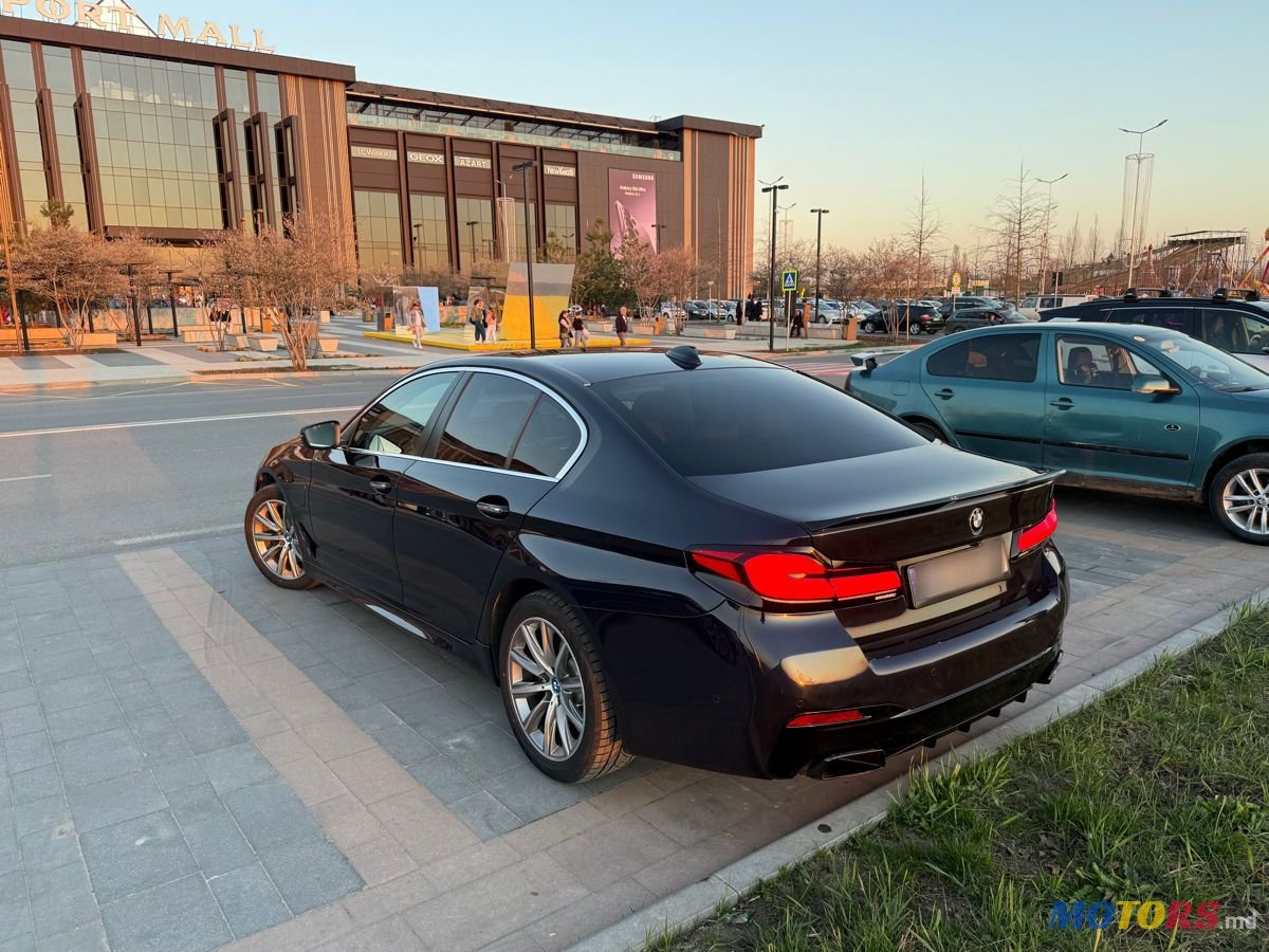 2017' BMW 5 Series photo #3