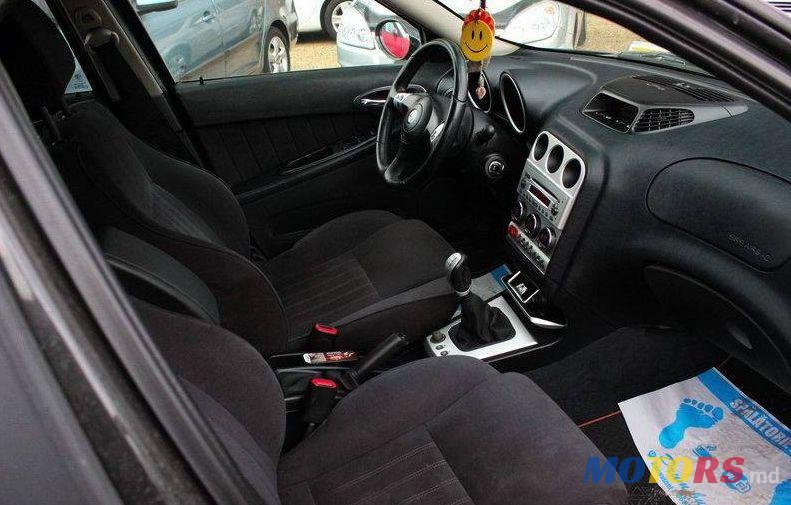 2006' Alfa Romeo 156 photo #2