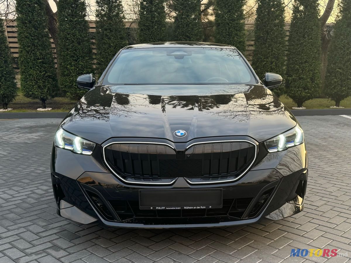 2024' BMW 5 Series photo #5