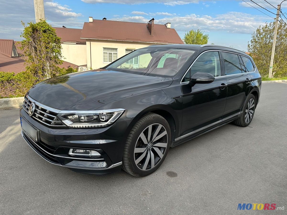 2019' Volkswagen Passat photo #2