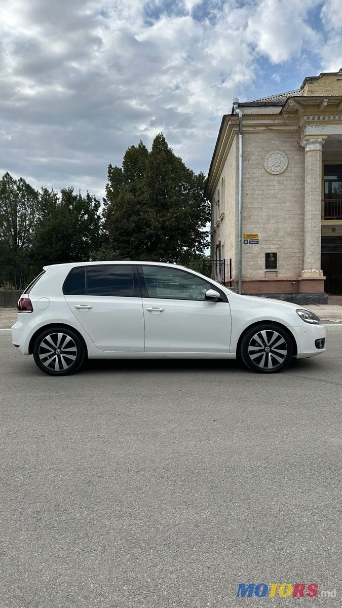 2010' Volkswagen Golf photo #4