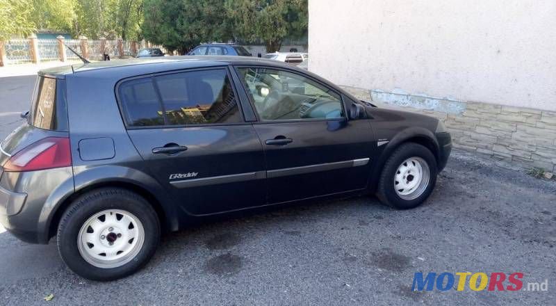 2005' Renault Megane photo #2