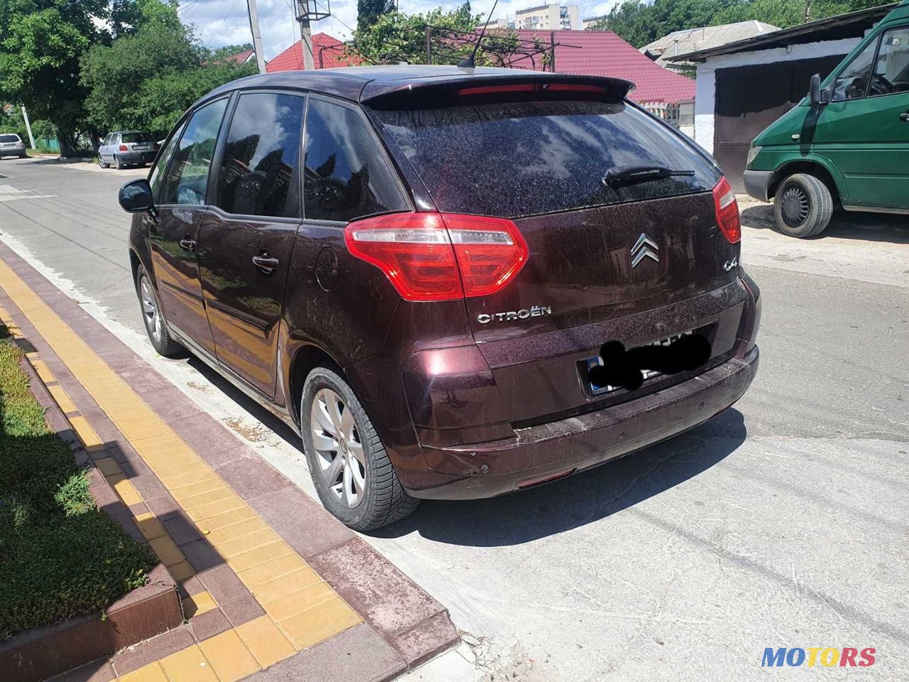 2008' Citroen C4 Picasso photo #3