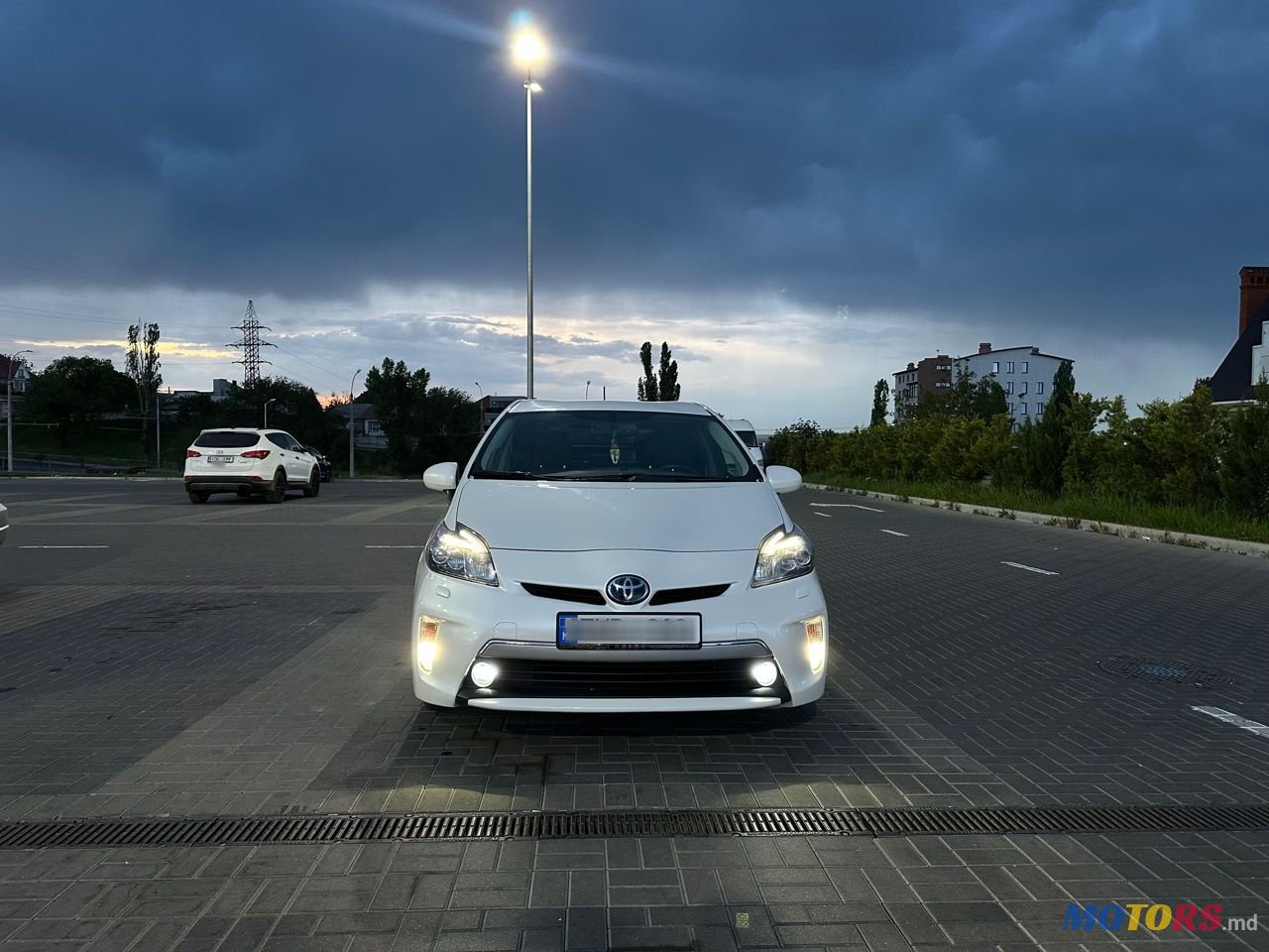2013' Toyota Prius photo #3