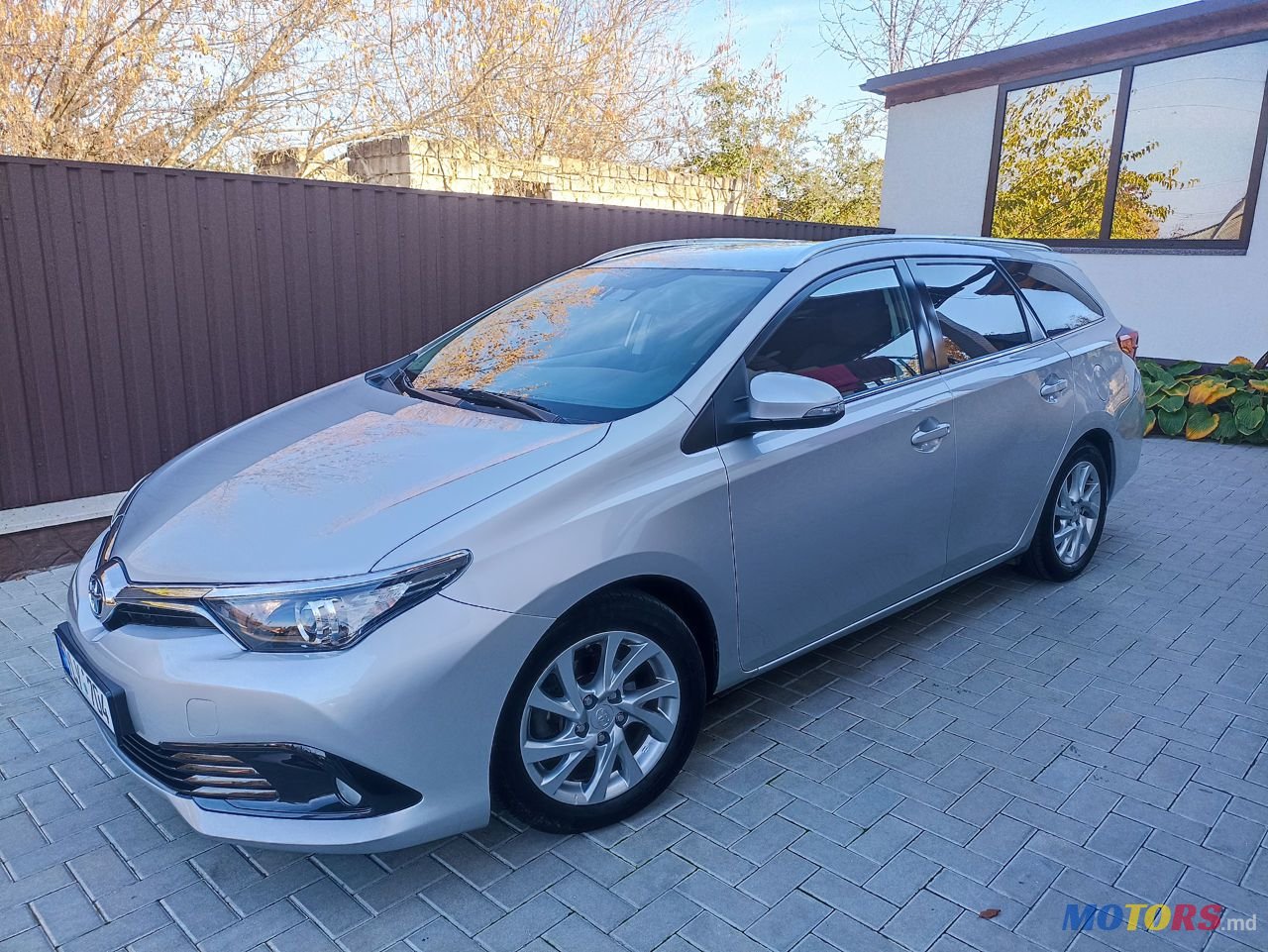 2015' Toyota Auris photo #2