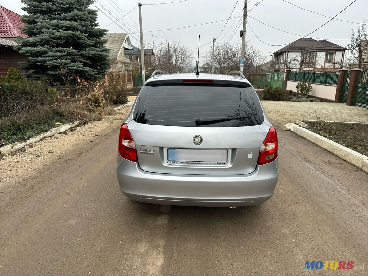 2008' Skoda Fabia photo #5